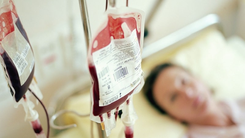 Image 1 : Le sang des survivants du coronavirus transfusé aux malades