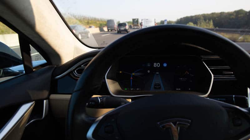 Image 1 : Tesla : vers un abonnement pour débloquer les fonctions autonomes des Model S, X, 3, Y