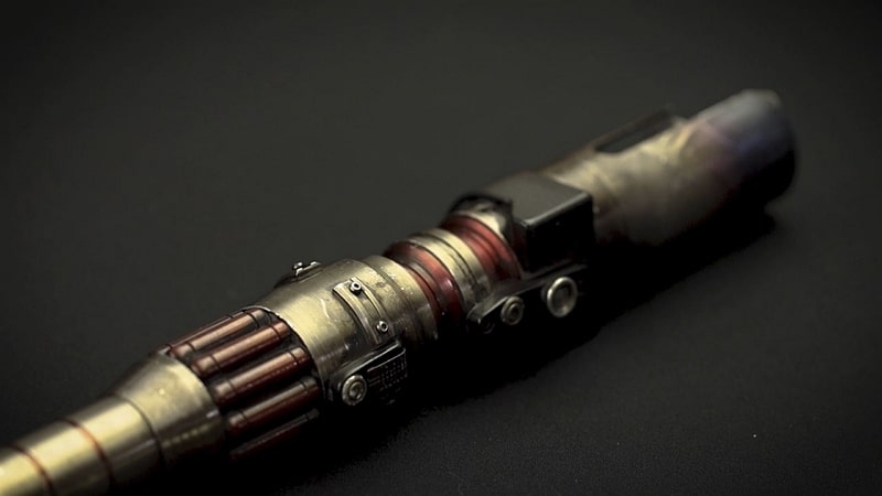 Image 5 : Star Wars : les secrets des sabres lasers de l'Ascension de Skywalker