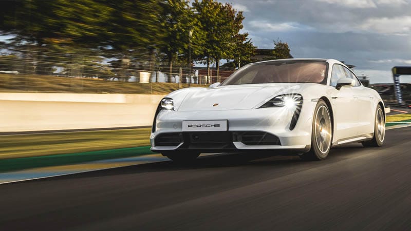 Image 1 : Taycan : Porsche prépare une version d’entrée de gamme pour sa sportive électrique