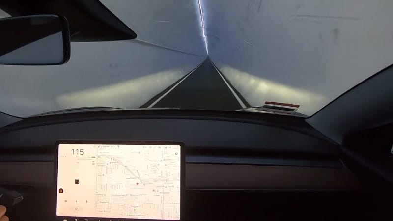 Image 2 : Tesla : Jay Leno nous raconte sa balade avec Elon Musk au volant du Cybertruck
