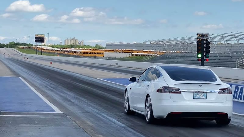 Image 1 : Tesla Model S Performance : en position du guépard, elle gagne un nouveau record