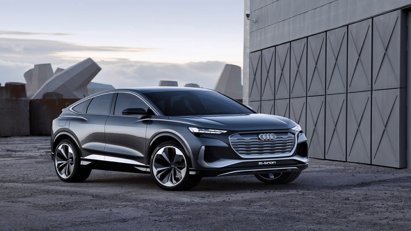 Image 1 : Audi dévoile une version sportive de son futur SUV électrique Q4
