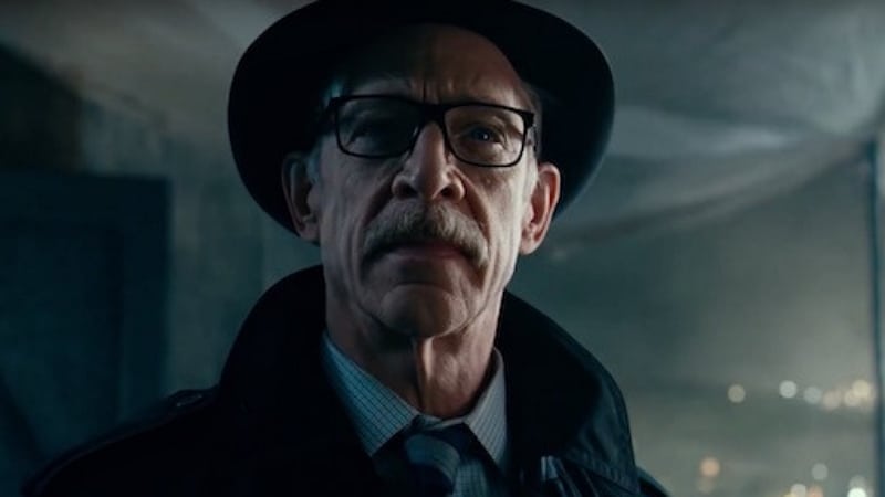Image 1 : Justice League : le Commissaire Gordon est prêt à tout faire pour aider le Snyder Cut