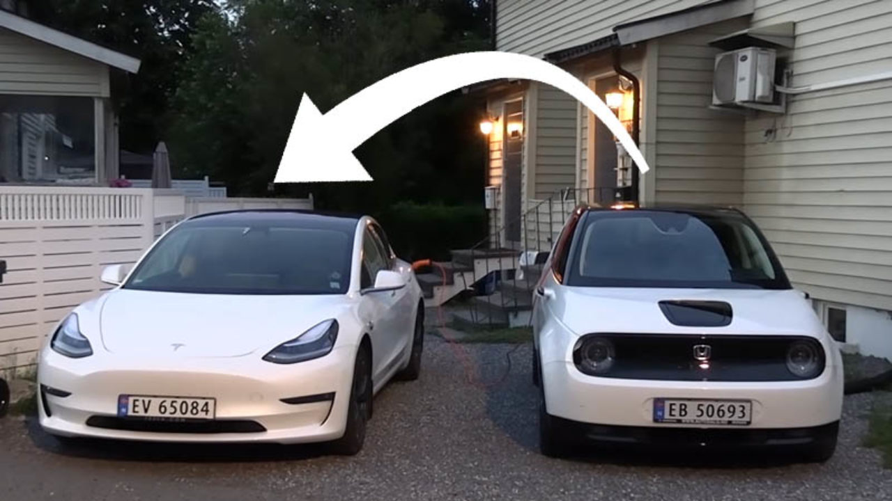 Il recharge sa Tesla Model 3 en la branchant à une Honda E