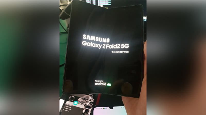 Image 1 : Samsung Galaxy Z Fold 2 : une nouvelle fuite du smartphone pliant confirme son design et son nom