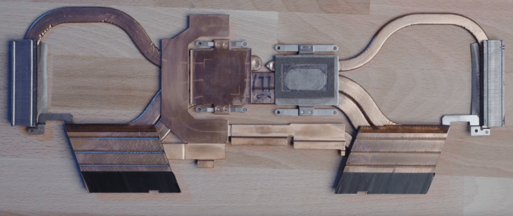 Image 2 : Test du ROG Zephyrus Duo 15 : le notebook gaming dual-screen d'Asus en a sous le capot