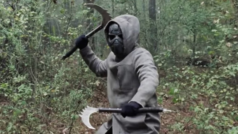 Image 1 : The Walking Dead : qui est le personnage masqué de l'épisode 16 de la saison 10 ?