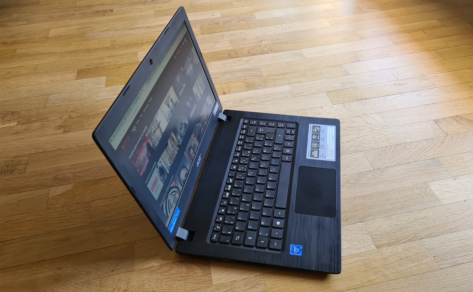 acer aspire 1 vue gnrale 2