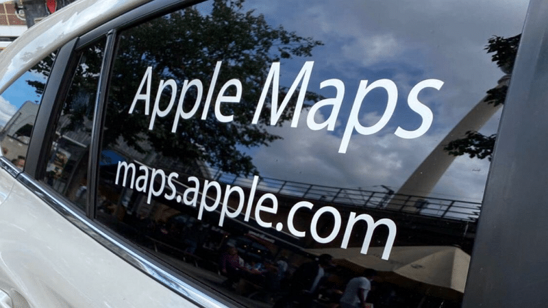 Voiture Apple Maps - YRH04E / Twitter