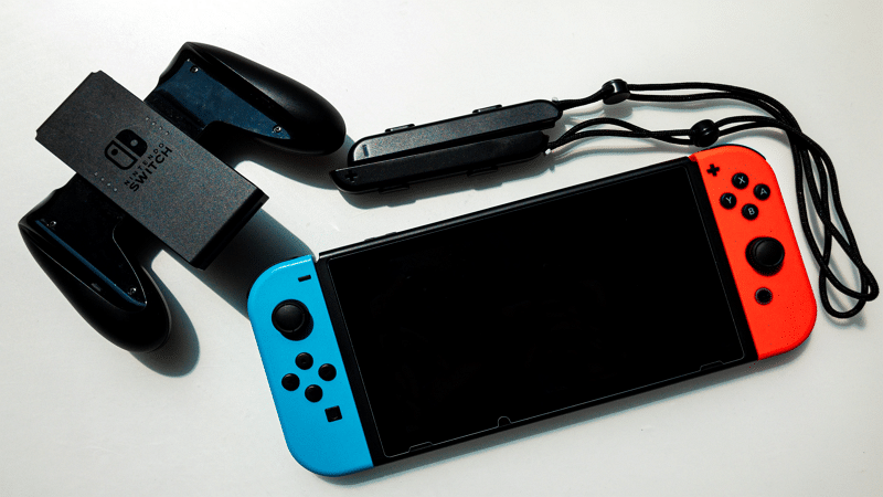 Nintendo Switch - Daniel Rykhev / Unsplash