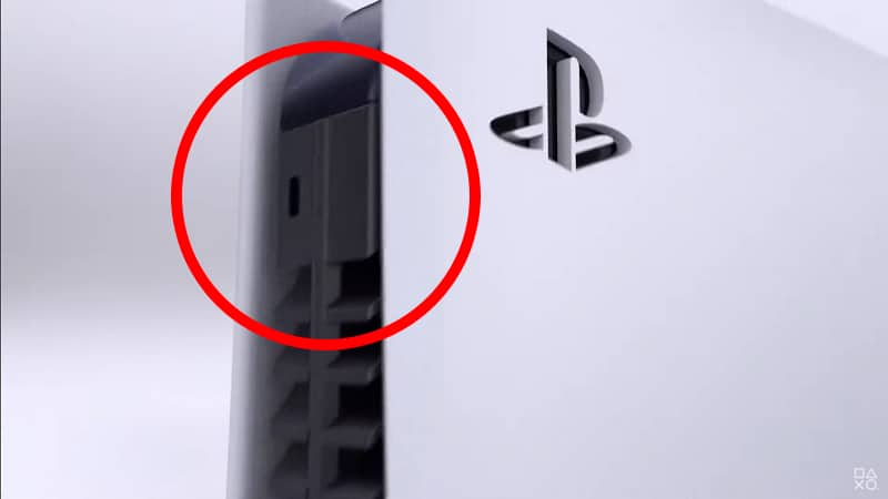 Port mystérieux à l'arrière de la PS5