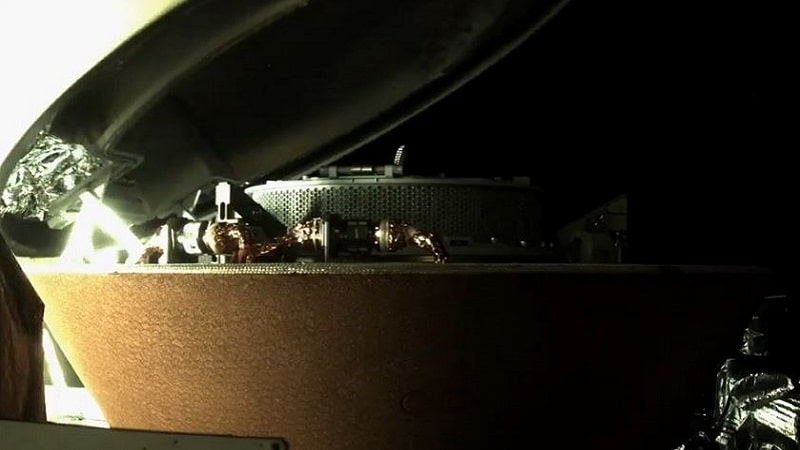 Le conteneur d'échantillon de la sonde OSIRIS-REx. Crédits : NASA/Twitter