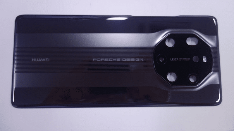 Huawei Mate 40 RS Porsche Design - @RODENT950 / Twitter