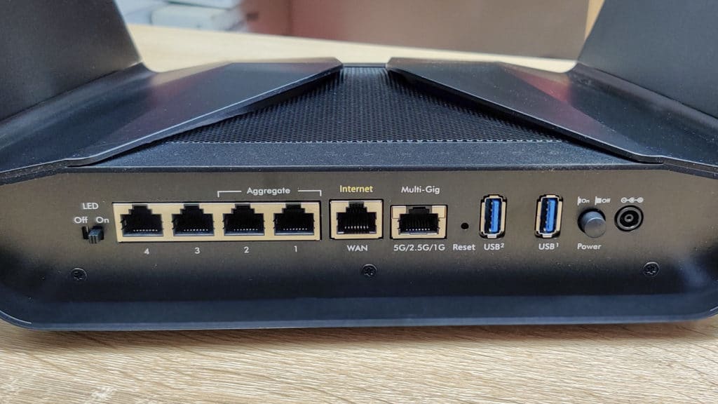 Netgear Nighthawk RAX120