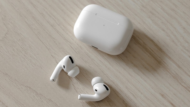 Image 1 : Apple : iOS 14.2 optimise la charge de la batterie sur les AirPods