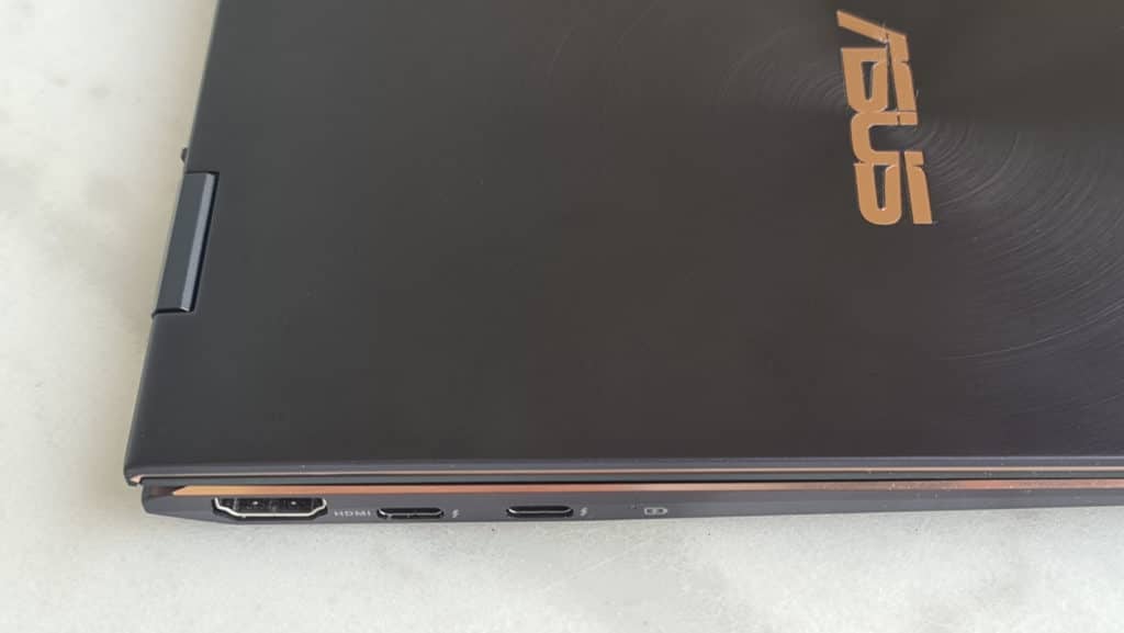 Image 7 : Test Asus Zenbook Flip S UX371 : l'ultrabook de luxe dopé à l'OLED et au Core i7 Tiger Lake