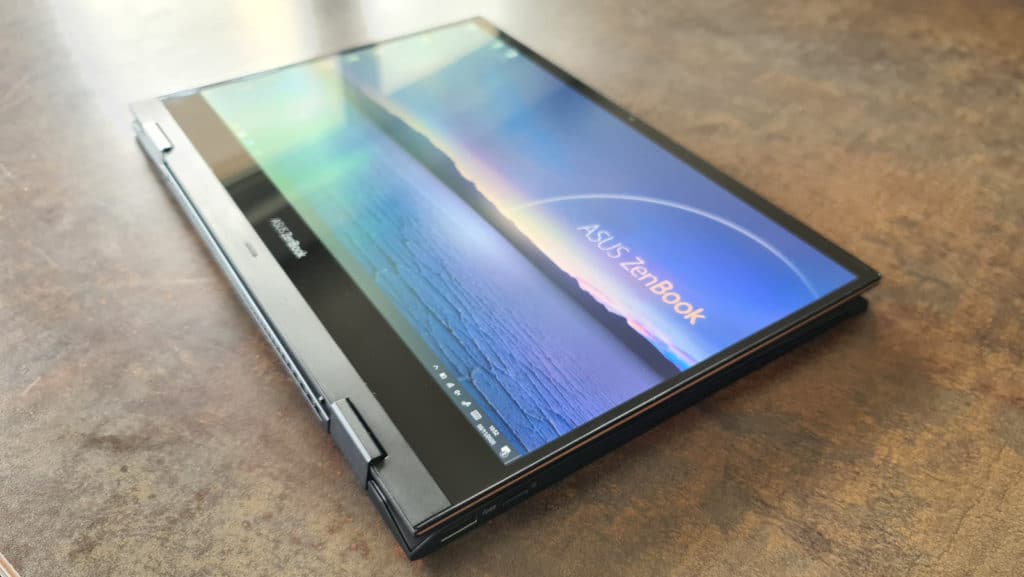 Image 20 : Test Asus Zenbook Flip S UX371 : l'ultrabook de luxe dopé à l'OLED et au Core i7 Tiger Lake