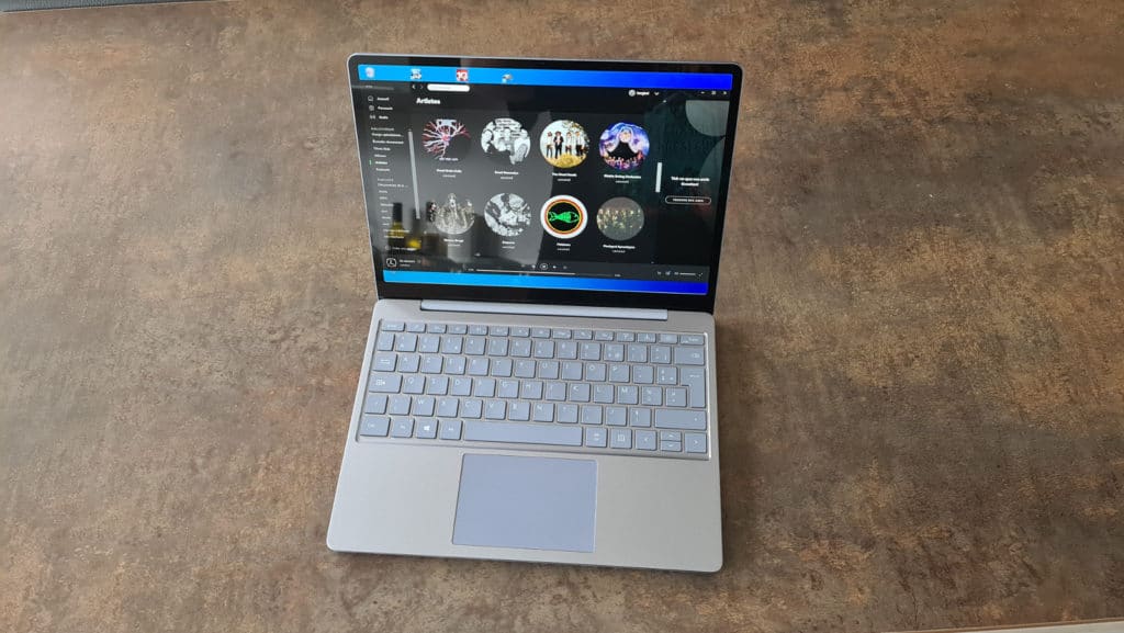 Image 1 : Test Surface Laptop Go : notre avis sur l'ultrabook d'entrée de gamme de Microsoft
