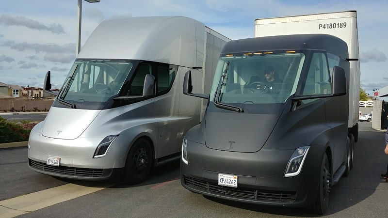 Le Tesla Semi. Crédits : Wikipédia.