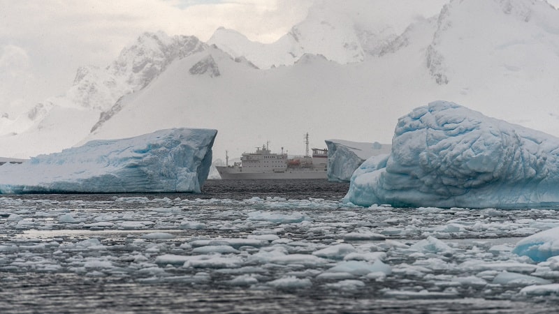 Un navire en Antarctique