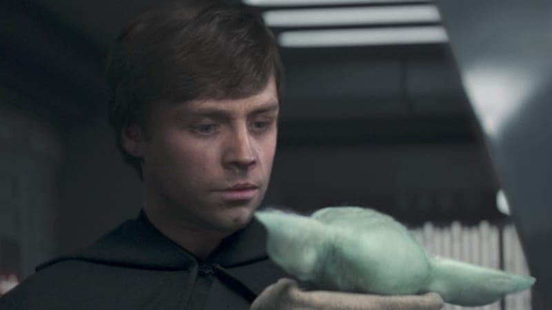 Luke Skywalker rencontre Grogu dans The Mandalorian