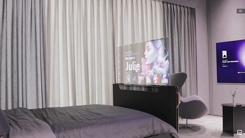 Le téléviseur OLED transparent de LG se met au pied du lit