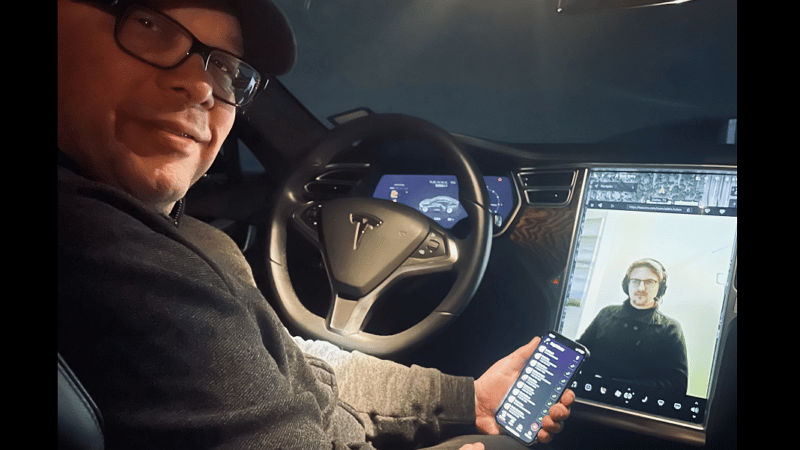Image 1 : Tesla : la visioconférence en voiture, c'est bientôt possible