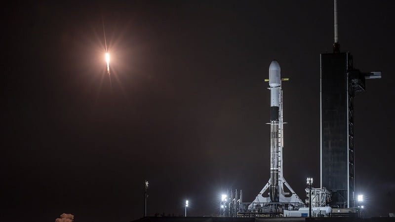Lancement de 60 satellites Starlink à bord d'une Falcon 9