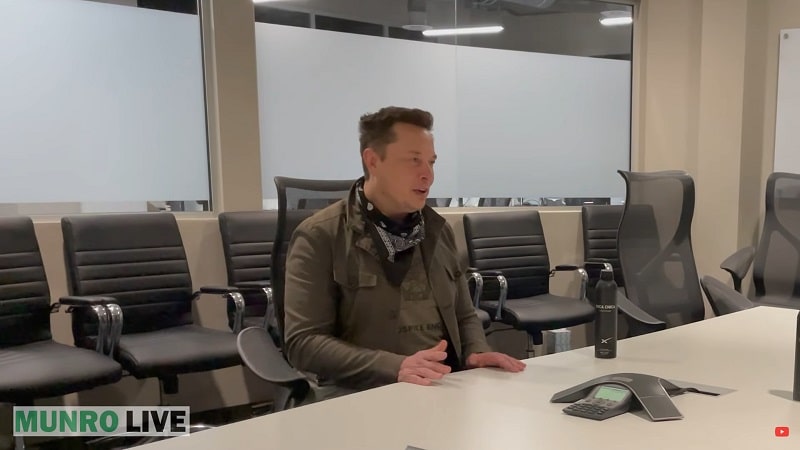Elon Musk lors de l'interview avec Sandy Munro