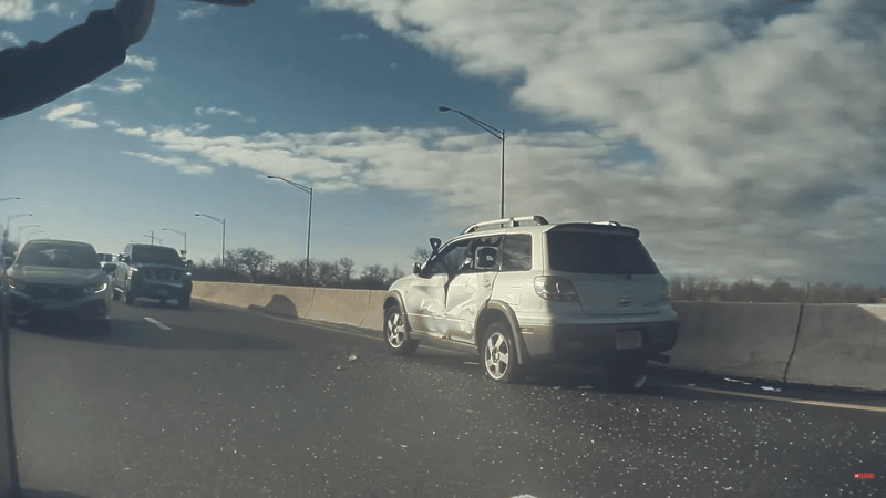 Tesla Model X protège une femme sur l'autoroute - Wham Baam Teslacam / YouTube