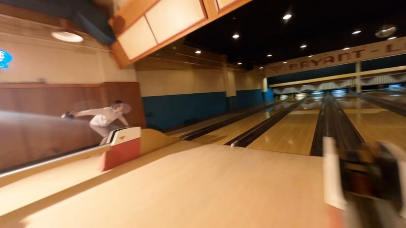 Drone dans un bowling - jaybyrdfilms / YouTube
