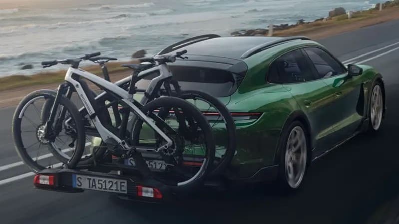 Image 1 : Porsche Taycan Cross Turismo : un break électrique avec une touche de SUV
