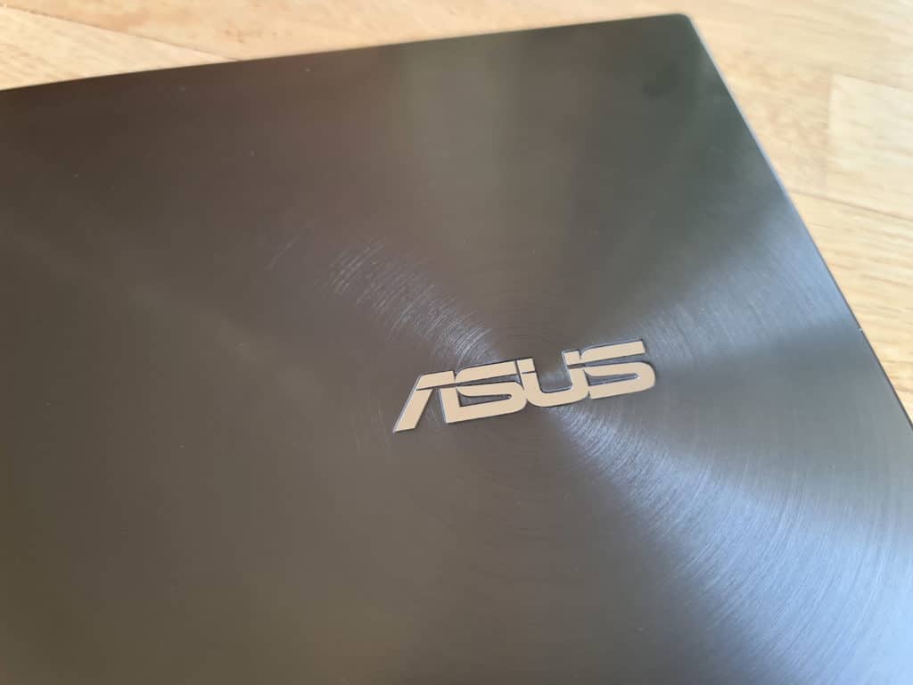 Image 5 : Test Asus Zenbook 13 OLED (UX325EA) : un ultrabook haut en couleurs très séduisant