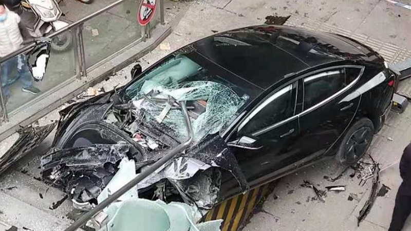 Crash Tesla Model 3 en Chine - Car News China