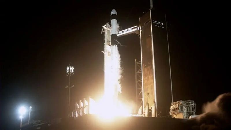 Image 1 : SpaceX : lancement réussi pour la mission Crew-2