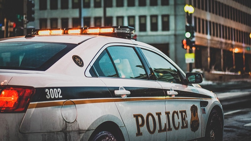 Une voiture de police