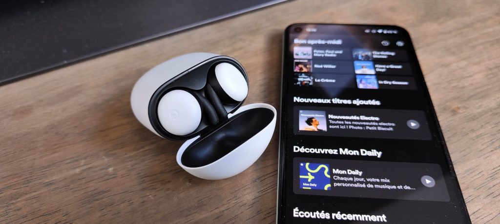 Image 1 : Google dévoile par erreur les Pixel Buds A, ses prochains écouteurs true wireless