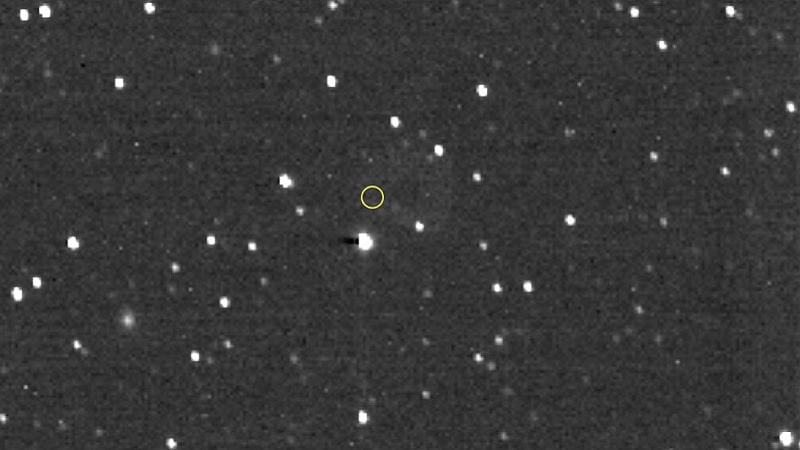 New Horizons a orienté sa caméra vers Voyager 1 représenté par le cercle jaune
