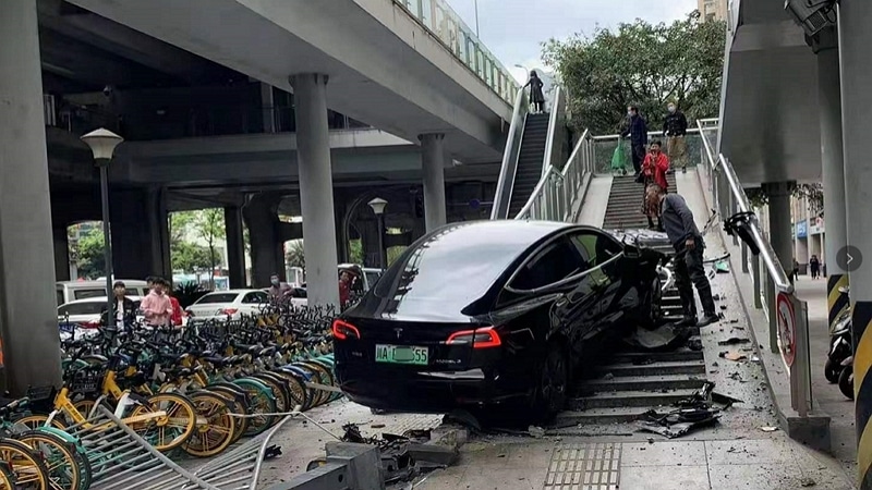 Crash Tesla Model 3 en Chine - Car News China