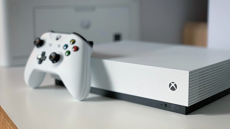 La Xbox One S et sa manette