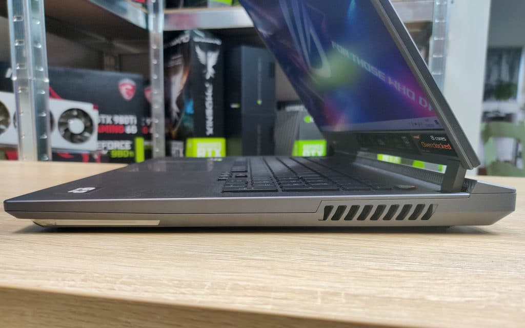 Asus ROG Strix G17 G713Q 2021