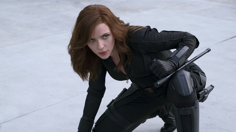 Scarlett Johansson joue Black Widow dans le film du même nom (Crédits : Disney)