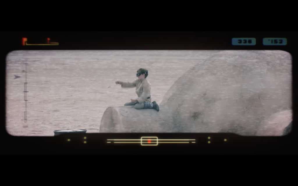 Le petit Luke Skywalker, surveillé par Obi-Wan dans la série © Disney+