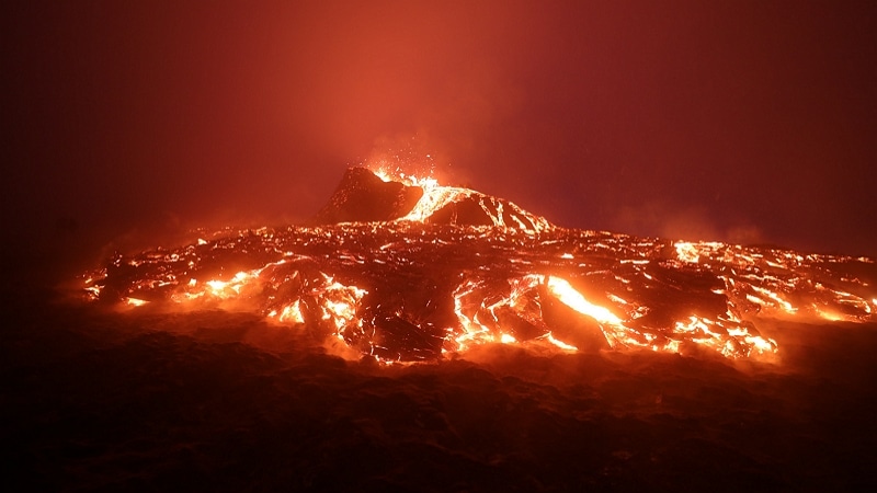 Un volcan en éruption