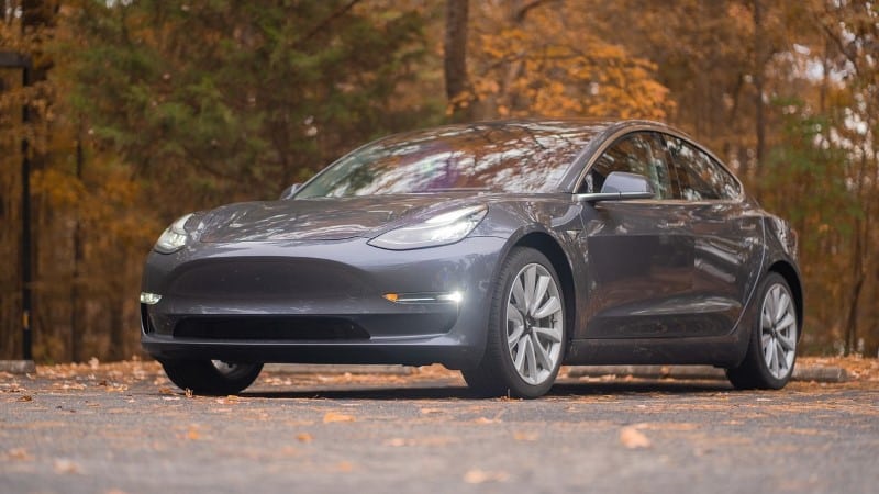 Image 1 : Tesla Autopilot : la conduite 100% autonome arrive en test, mais soyez « paranoïaque »