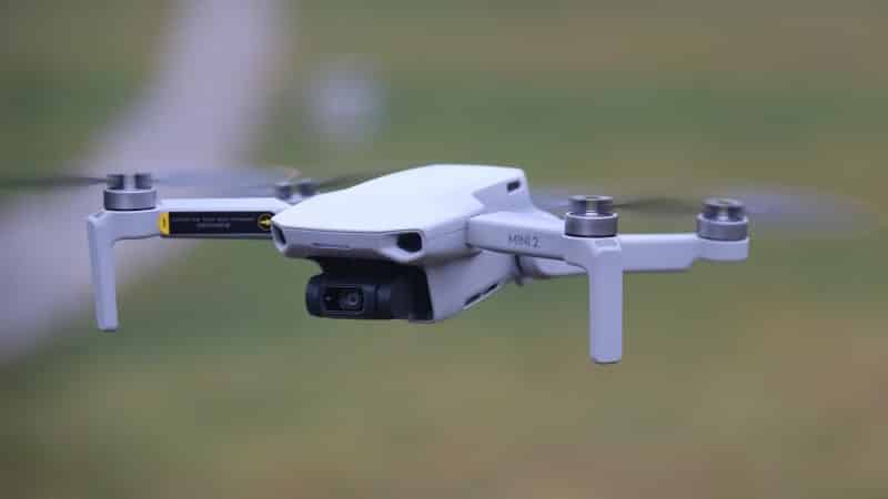 Image 1 : Un brevet pour un smartphone insolite avec un drone photo intégré