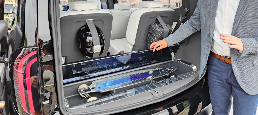 Image 2 : Mercedes Concept EQT : on est monté dans le ludospace 100% électrique