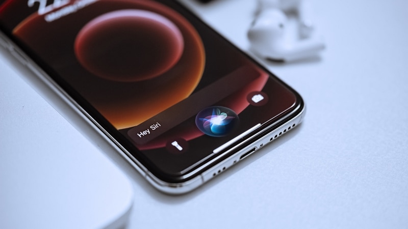 Siri - Omid Armin / Unsplash
