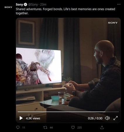 La PS5 à l'envers dans la publicité Sony